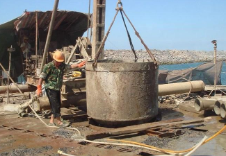 國產(chǎn)手拉葫蘆在埋設(shè)鋼護筒施工中的應(yīng)用